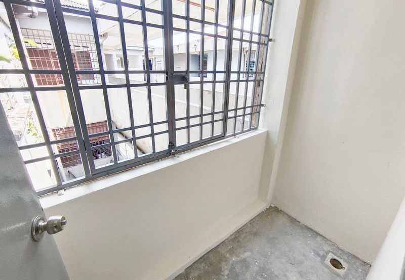 Taman Pulai Utama Flat