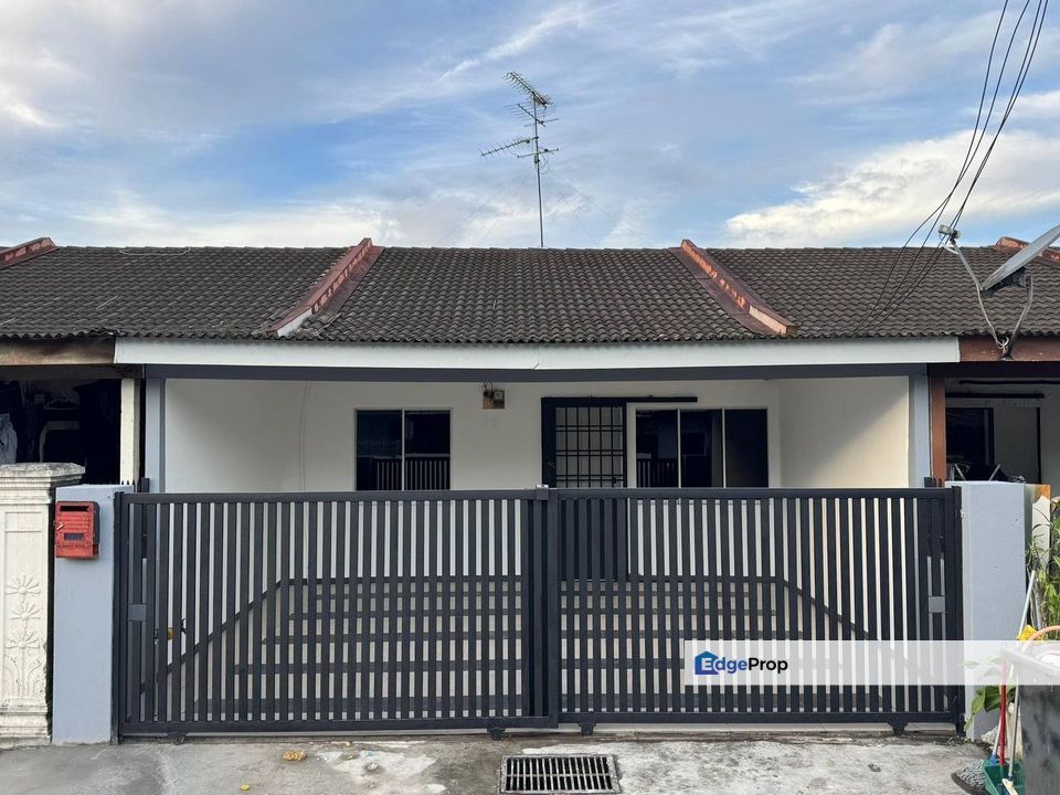 Tmn Sri Plentong 1sty medium low cost, Johor, Plentong