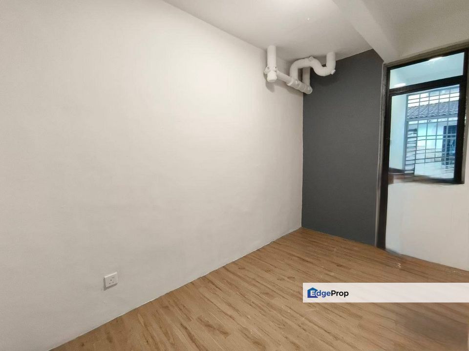 Kulai Bandar Putra 3bedrooms low cost , Pahang, Kuantan