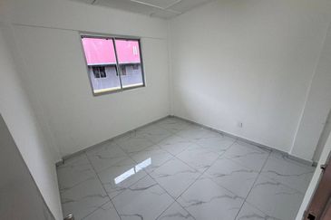Flat Taman Plentong Utama