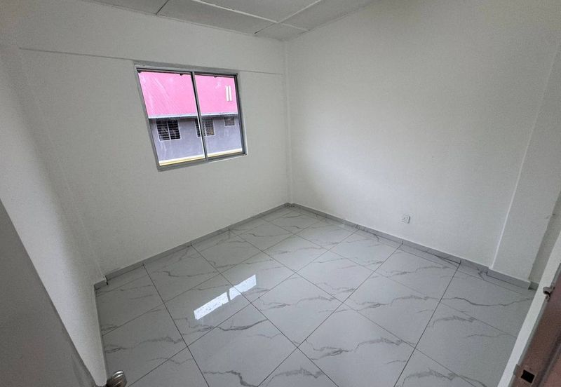Flat Taman Plentong Utama