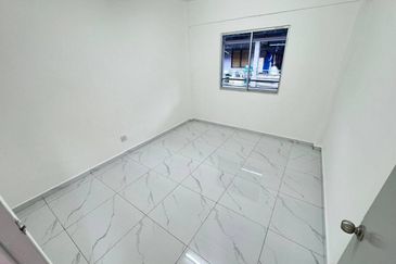 Flat Taman Plentong Utama