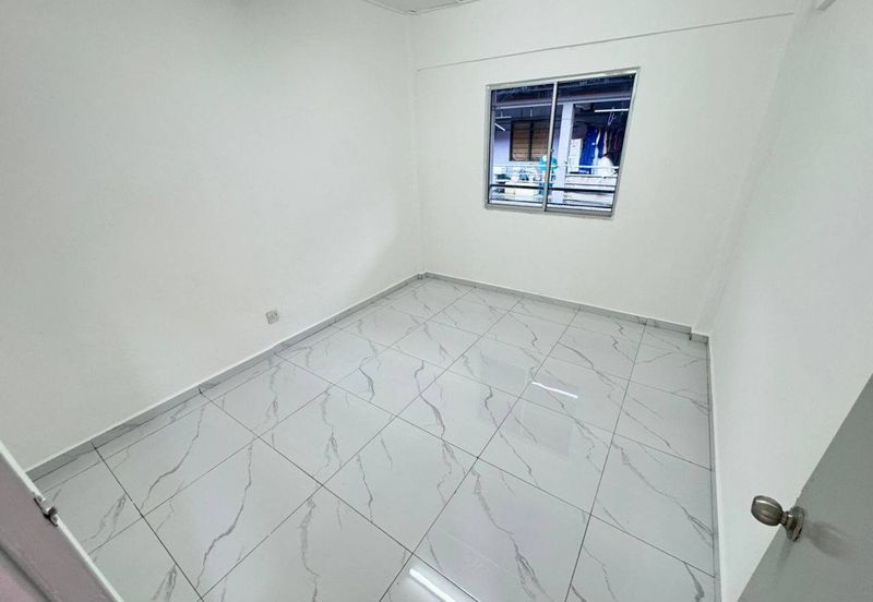 Flat Taman Plentong Utama