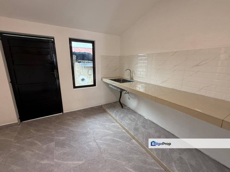 Kulai Taman Bersatu, renovated low cost , Johor, Kulai