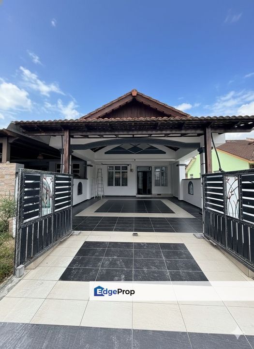 Bukit Indah 22x80 single storey end lot , Johor, Johor Bahru