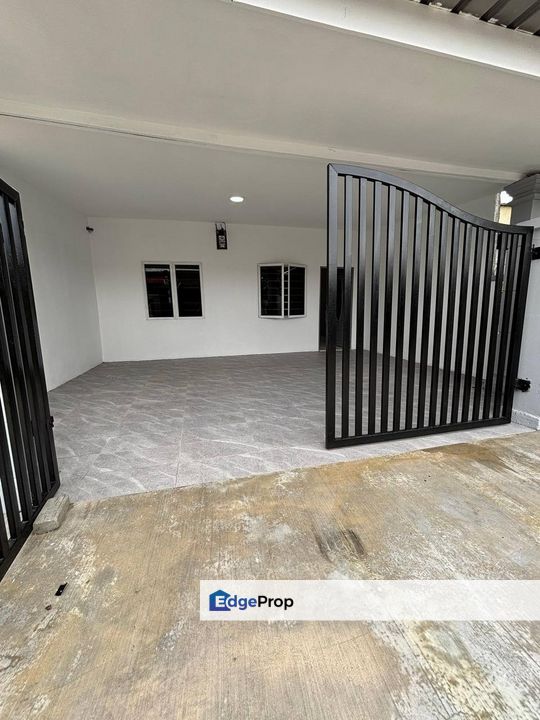 Taman Universiti single storey low Cost, Johor, Skudai