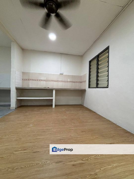 Skudai Tmn Sri Pulai single storey low Cost, Johor, Skudai