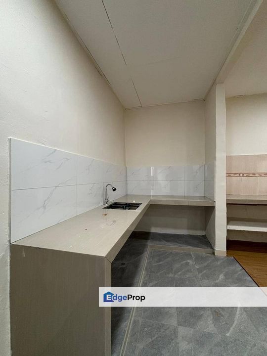 Skudai Tmn Sri Pulai single storey low Cost, Johor, Skudai