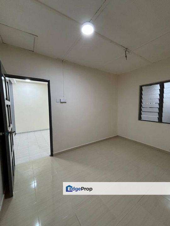 Skudai Tmn Sri Pulai single storey low Cost, Johor, Skudai