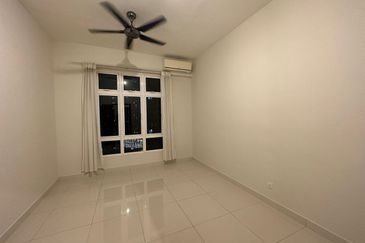 Royal Regent Sri Putramas III