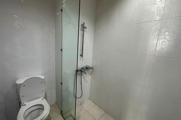 Royal Regent Sri Putramas III