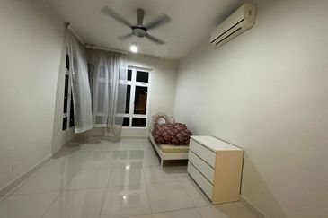 Royal Regent Sri Putramas III