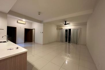 Royal Regent Sri Putramas III