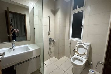 Royal Regent Sri Putramas III