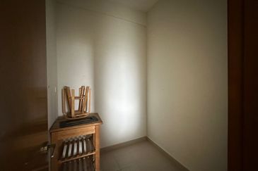 Royal Regent Sri Putramas III