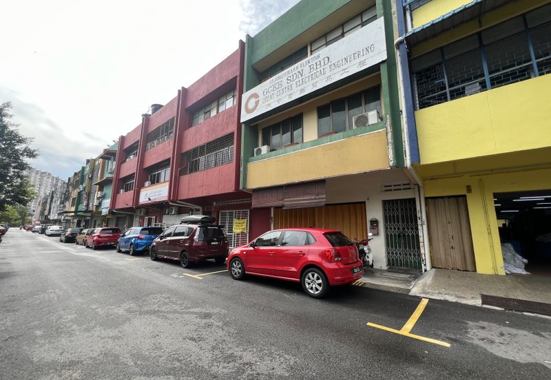 Ampang Taman Nirwana Corner Lot Ground Floor