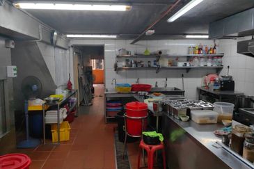 OUG (Jalan Mega Bendung) 