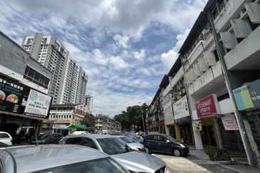 OUG (Jalan Mega Bendung) 