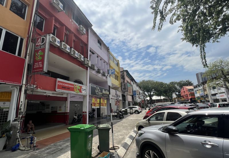 OUG (Jalan Mega Bendung) 