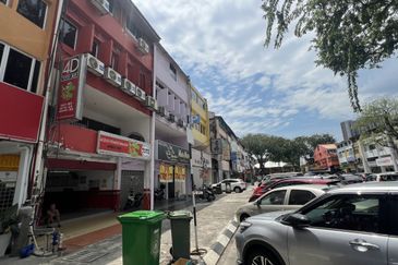 OUG (Jalan Mega Bendung) 