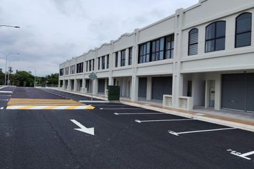 Kajang Semenyih Serene Square 2sty Shop for rent 