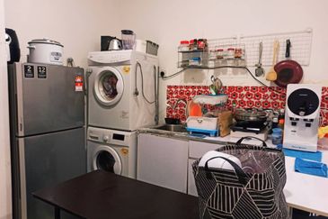 V12 Sovo (Menara Suria)