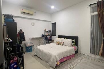 V12 Sovo (Menara Suria)