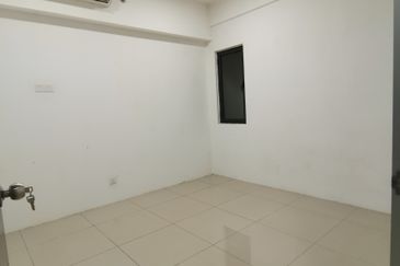 V12 Sovo (Menara Suria)