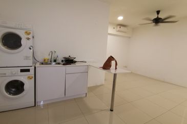 V12 Sovo (Menara Suria)