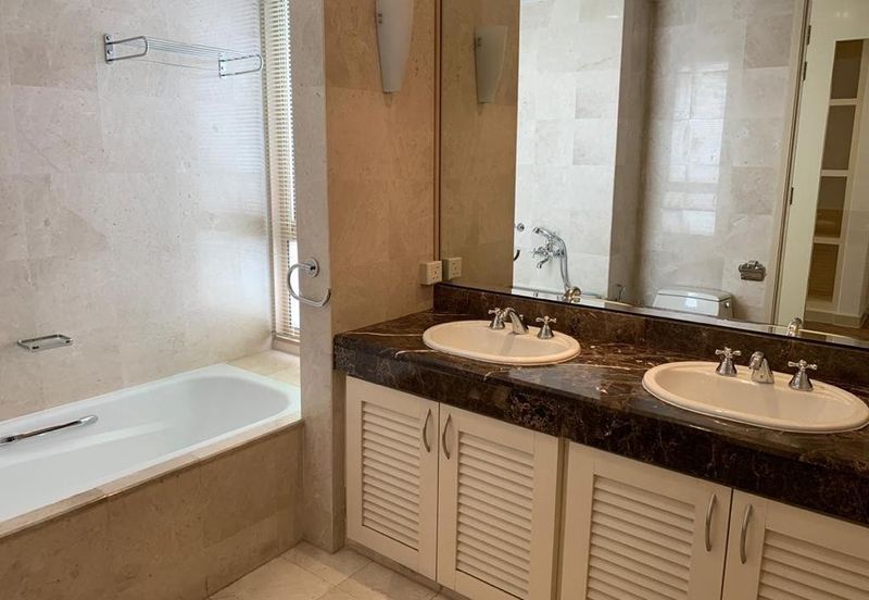 Hampshire Park Condominium