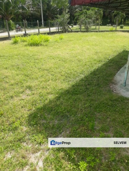 Sitiawan Taman Nesa Kampung Bungalow Corner Big land Near main road, Perak, Manjung