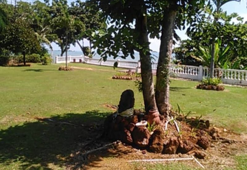 Port Dickson Taman Tanjung Bungalow with pool Great Sea View of Straits of Melaka 