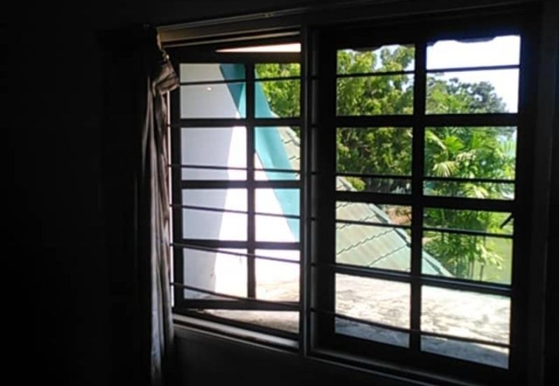 Port Dickson Taman Tanjung Bungalow with pool Great Sea View of Straits of Melaka 