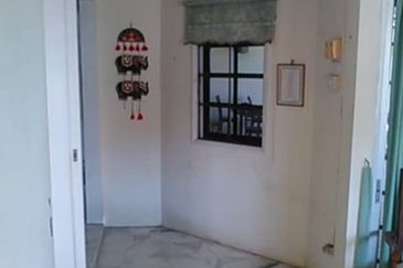 Port Dickson Taman Tanjung Bungalow with pool Great Sea View of Straits of Melaka 