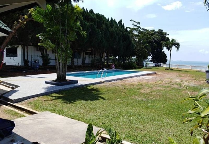 Port Dickson Taman Tanjung Bungalow with pool Great Sea View of Straits of Melaka 
