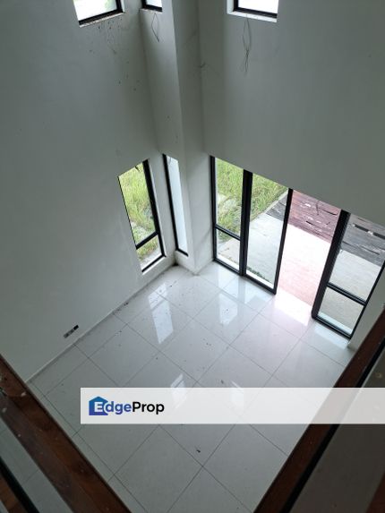 Double Storey Bungalow House Seremban Klana Heights Taman Dellinia Lake Garden Area Gated Guarded Below Market Value, Negeri Sembilan, Seremban