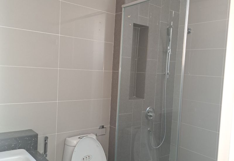 TAMAN DELLINIA (KLANA HEIGHTS @ LAKE GARDEN)