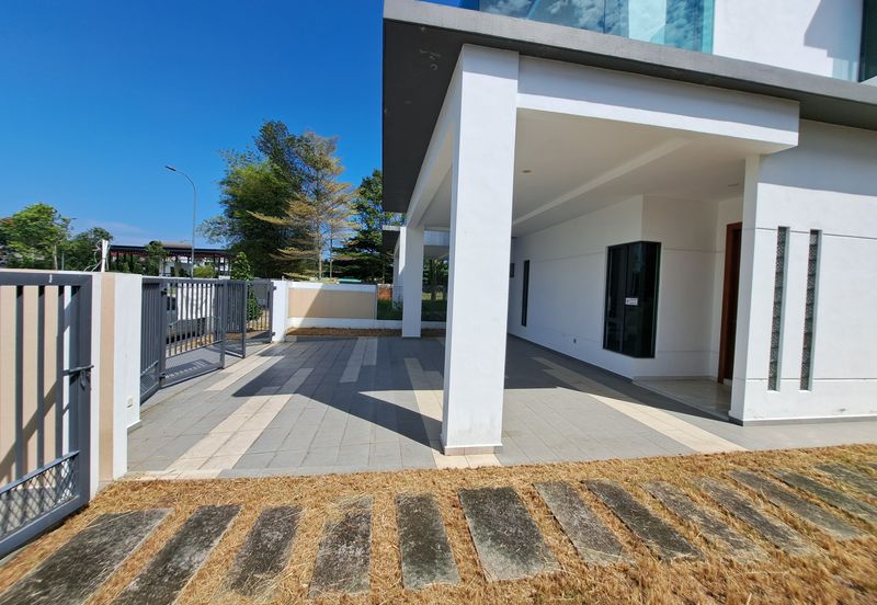 TAMAN DELLINIA (KLANA HEIGHTS @ LAKE GARDEN)