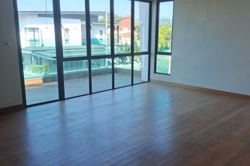 TAMAN DELLINIA (KLANA HEIGHTS @ LAKE GARDEN)