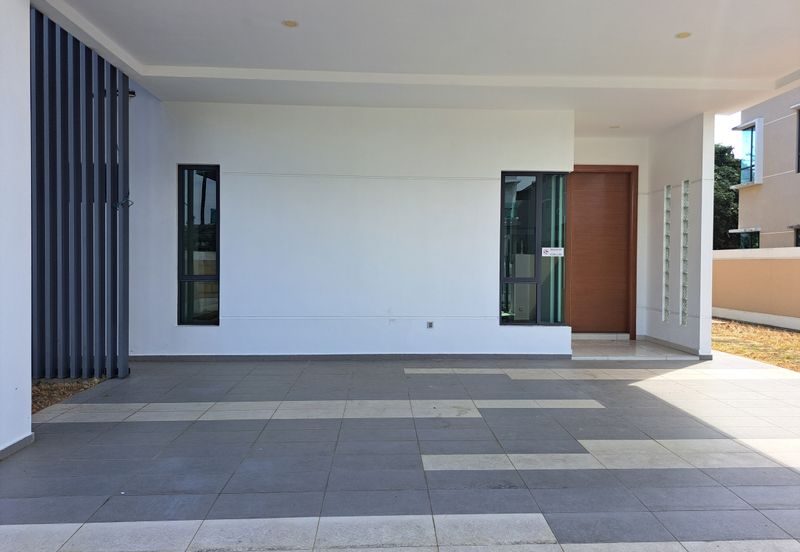 TAMAN DELLINIA (KLANA HEIGHTS @ LAKE GARDEN)