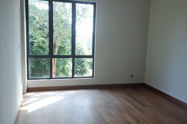 TAMAN DELLINIA (KLANA HEIGHTS @ LAKE GARDEN)