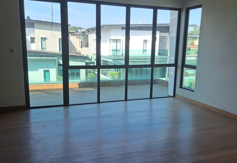 TAMAN DELLINIA (KLANA HEIGHTS @ LAKE GARDEN)