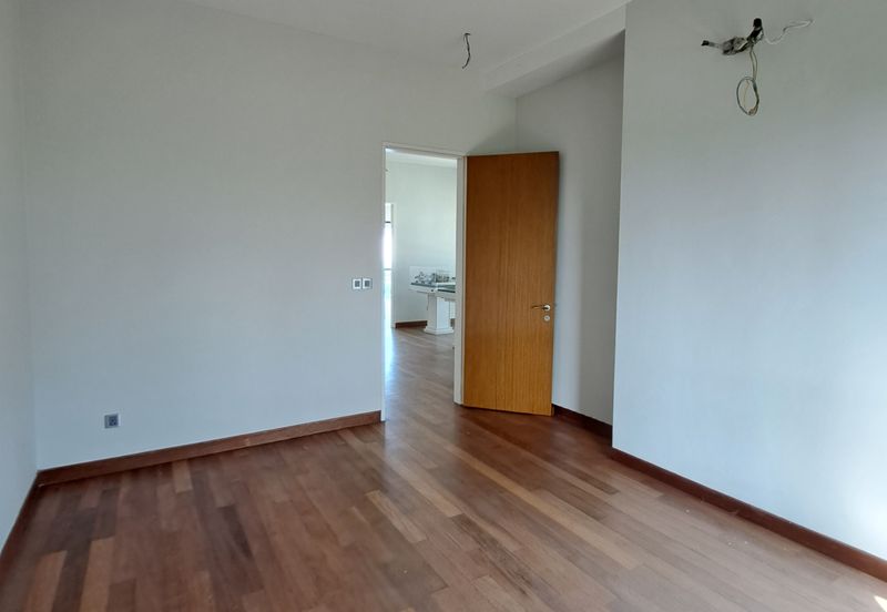 TAMAN DELLINIA (KLANA HEIGHTS @ LAKE GARDEN)