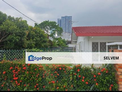 Bungalow Renovated Spacious 5R 4B 11000sf land area , Selangor, Petaling Jaya