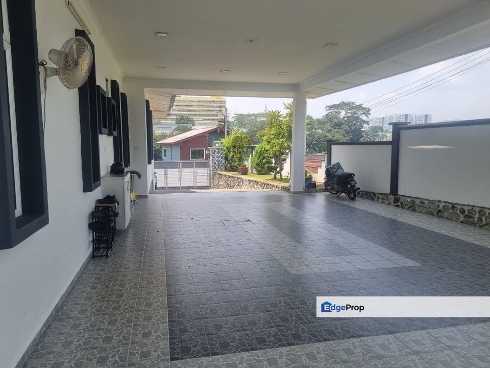 Beautifully Renovated Single Storey Bungalow House for sale Taman Bukit Seremban Jalan Rasah Gated area & Peaceful Community , Negeri Sembilan, Seremban