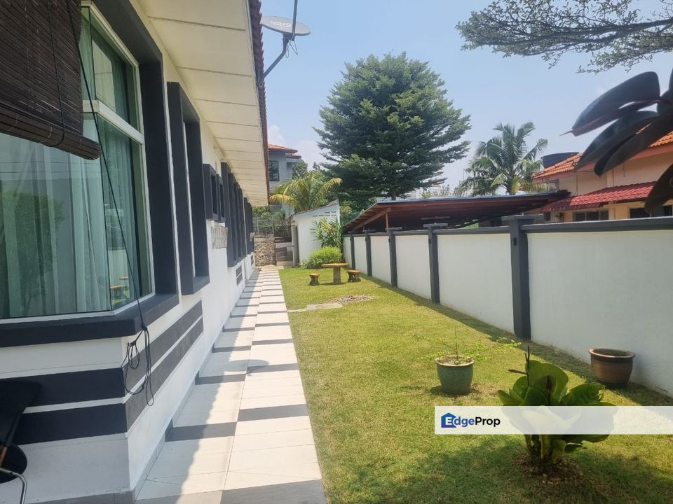 Beautifully Renovated Single Storey Bungalow House for sale Taman Bukit Seremban Jalan Rasah Gated area & Peaceful Community , Negeri Sembilan, Seremban