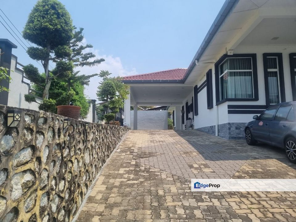 Beautifully Renovated Single Storey Bungalow House for sale Taman Bukit Seremban Jalan Rasah Gated area & Peaceful Community , Negeri Sembilan, Seremban