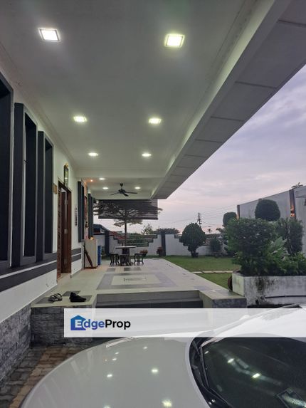 Beautifully Renovated Single Storey Bungalow House for sale Taman Bukit Seremban Jalan Rasah Gated area & Peaceful Community , Negeri Sembilan, Seremban