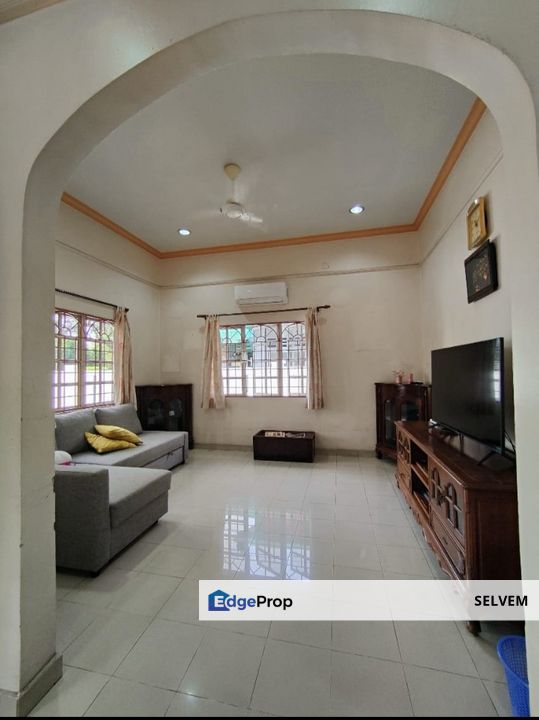 PJ Old Town  Good location to convert to a Retirement Home Bungalow Lots of potential, Selangor, Petaling Jaya