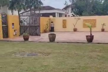 Seksyen 22, Petaling Jaya corner bungalow 9440sf must view